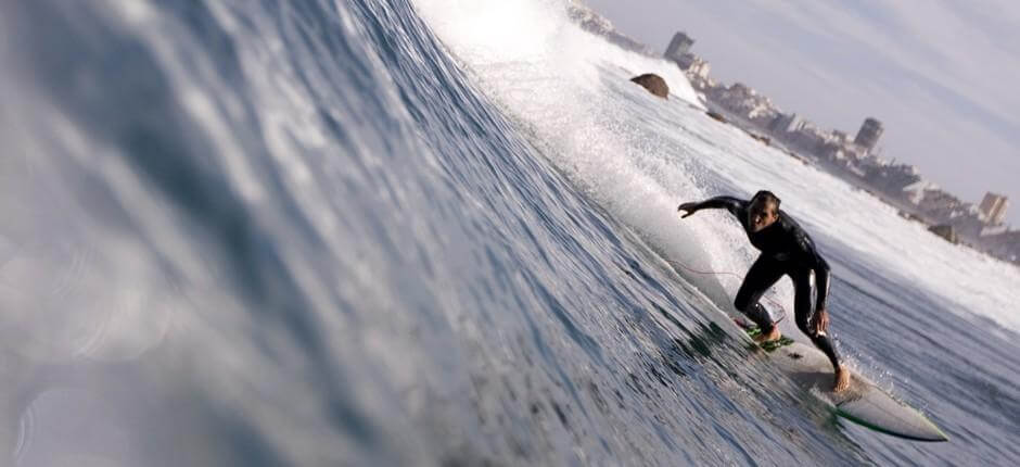 Surfear la derecha del Lloret Spots de surf en Gran Canaria