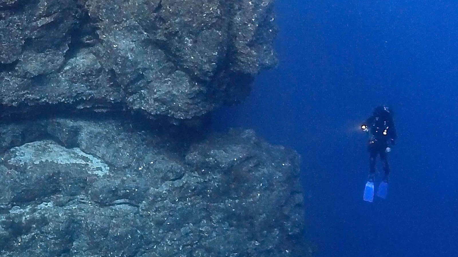 Baja Bocarones, torre volcánica