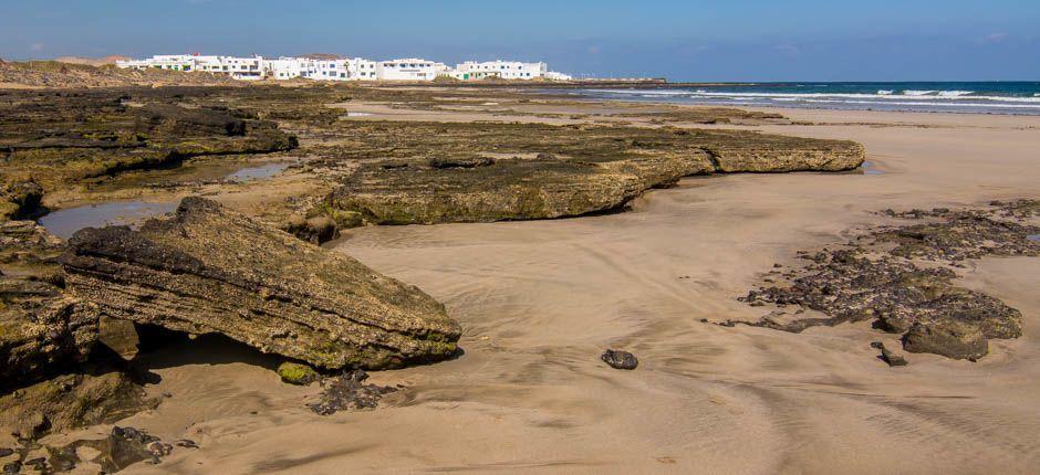 Playa de Famara Populära stränder på Lanzarote