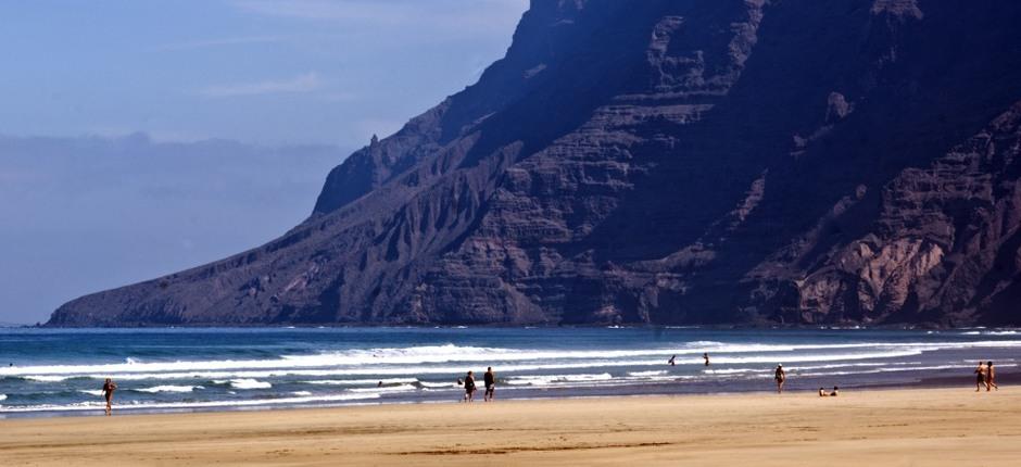 Playa de Famara Populära stränder på Lanzarote